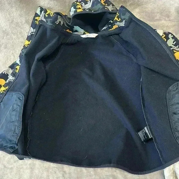 H&M - dinosaur rain jacket. Size 10 - Picture 4 of 6